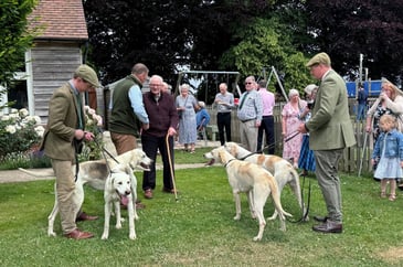 Former member of hunt staff celebrates 100th birthday with Kimblewick hounds